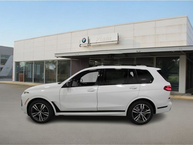 2025 BMW X7 M60i