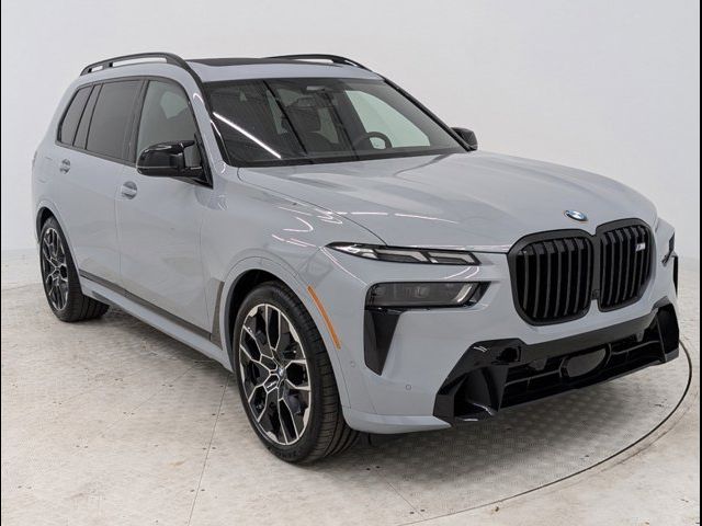 2025 BMW X7 M60i