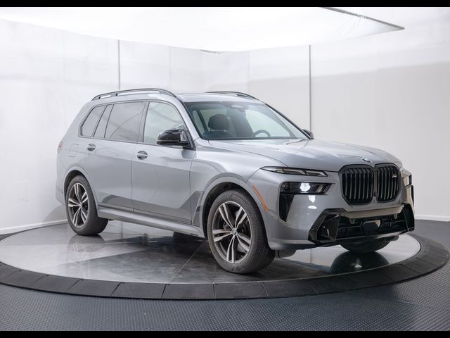 2025 BMW X7 M60i