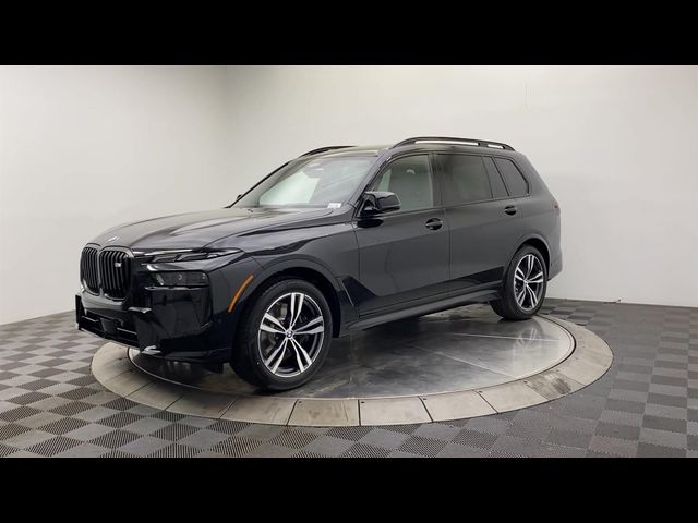 2025 BMW X7 M60i