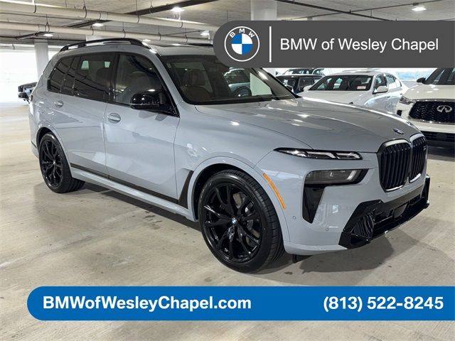 2025 BMW X7 M60i