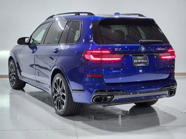 2025 BMW X7 M60i