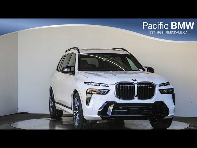 2025 BMW X7 M60i