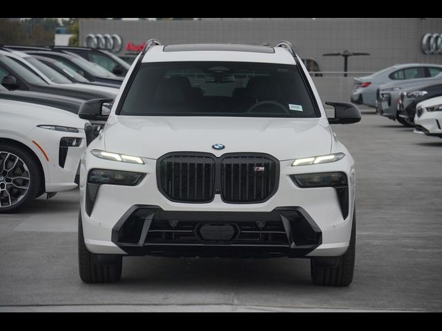 2025 BMW X7 M60i