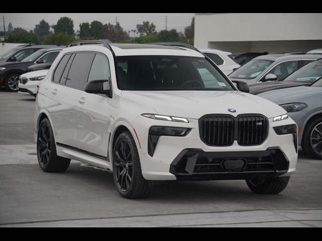 2025 BMW X7 M60i