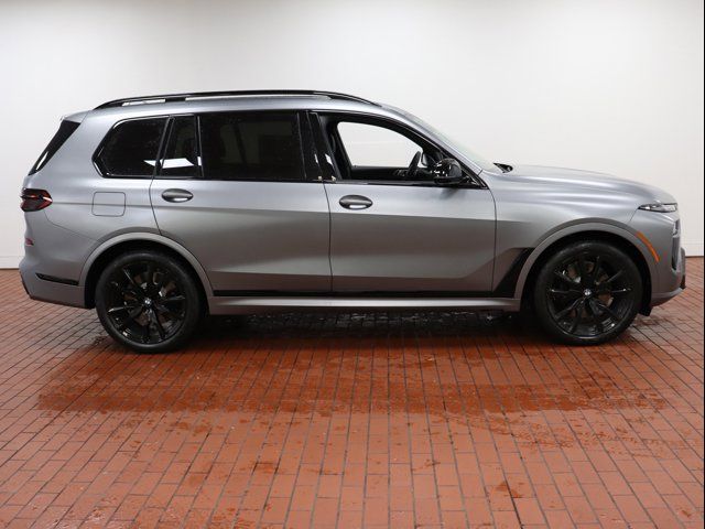 2025 BMW X7 M60i