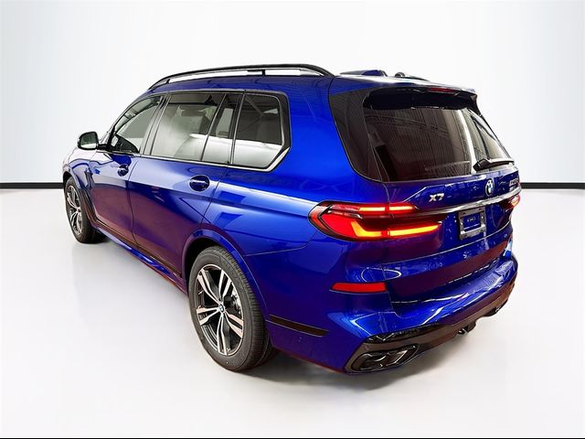 2025 BMW X7 M60i