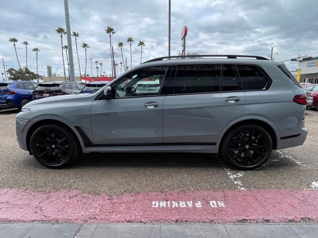 2025 BMW X7 M60i