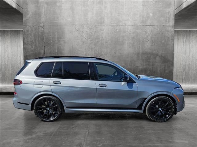 2025 BMW X7 M60i