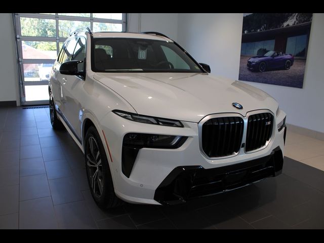 2025 BMW X7 M60i