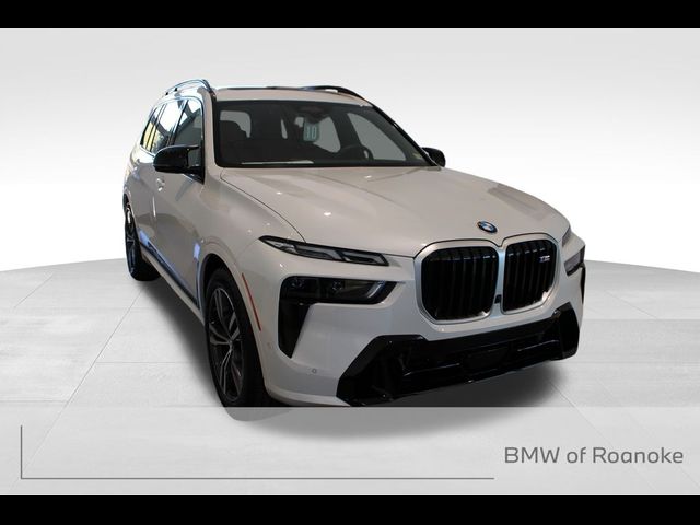 2025 BMW X7 M60i