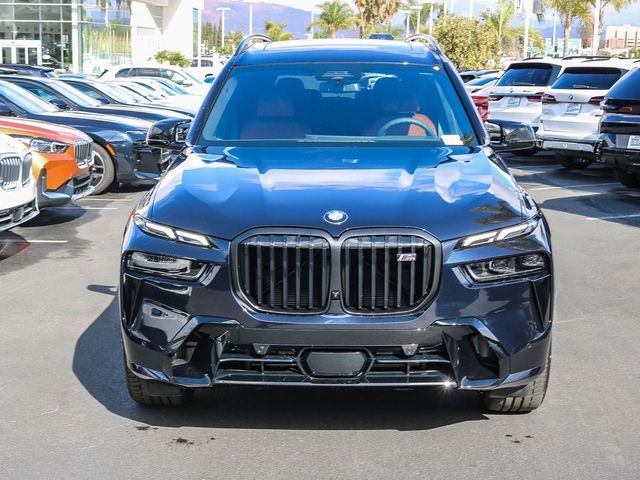 2025 BMW X7 M60i