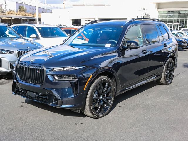 2025 BMW X7 M60i