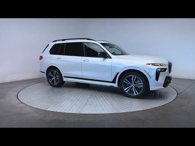 2025 BMW X7 M60i