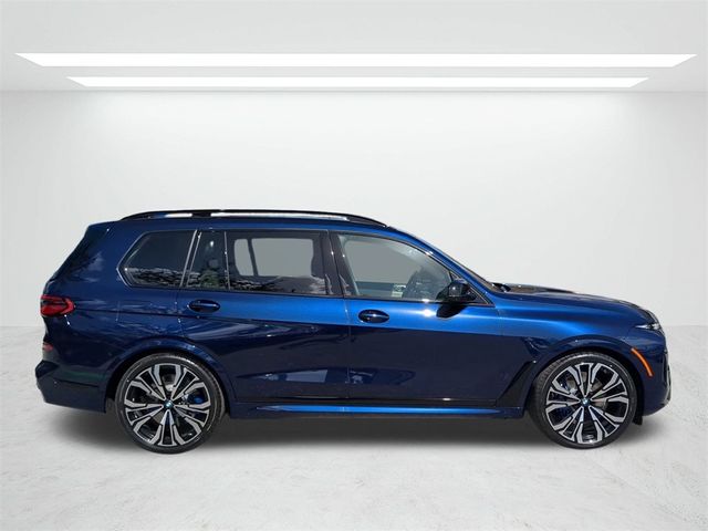 2025 BMW X7 M60i