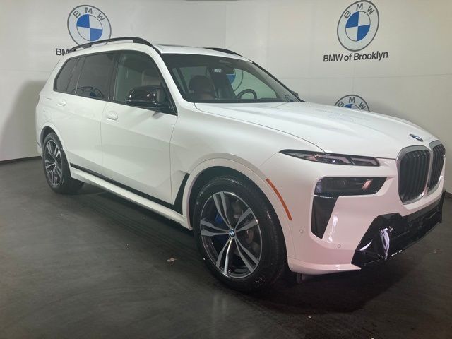 2025 BMW X7 M60i