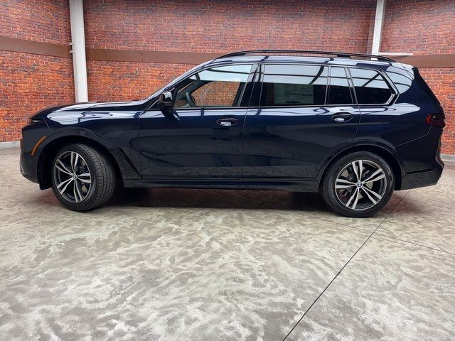 2025 BMW X7 M60i