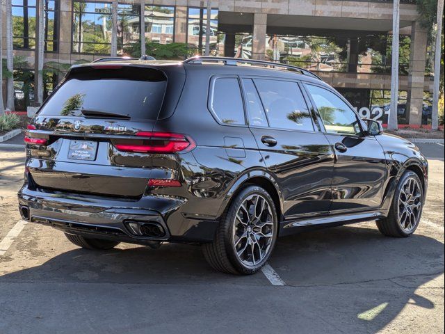 2025 BMW X7 M60i