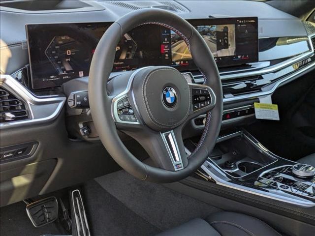 2025 BMW X7 M60i