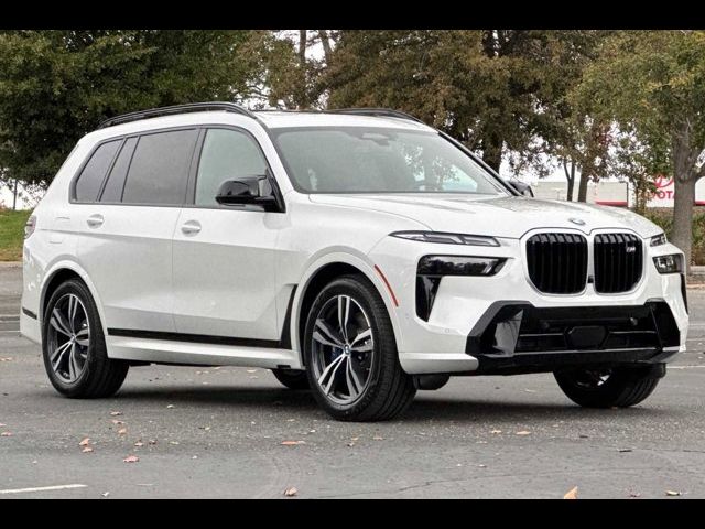 2025 BMW X7 M60i