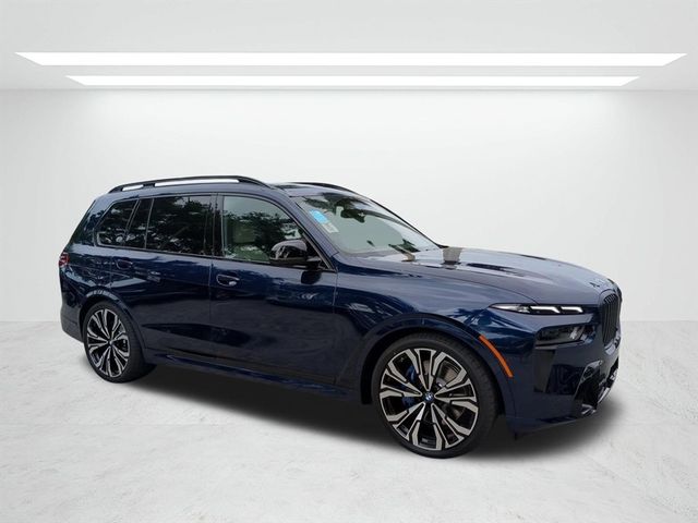 2025 BMW X7 M60i