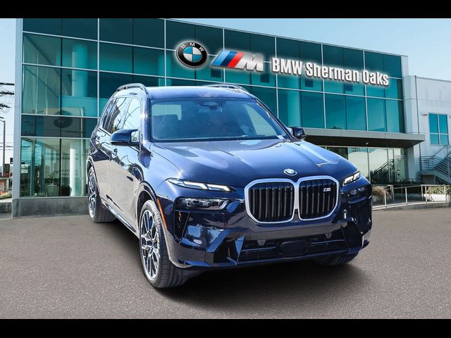 2025 BMW X7 M60i