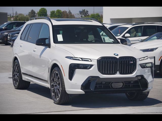 2025 BMW X7 M60i