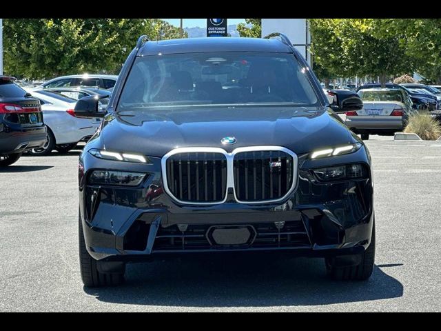 2025 BMW X7 M60i