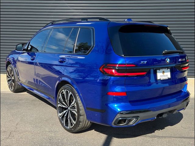 2025 BMW X7 M60i