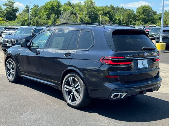 2025 BMW X7 M60i