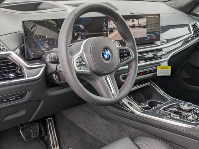 2025 BMW X7 M60i