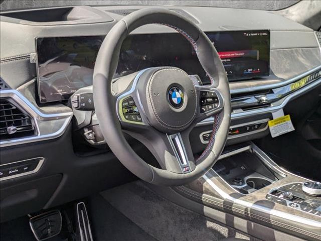 2025 BMW X7 M60i