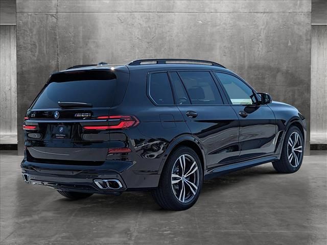 2025 BMW X7 M60i