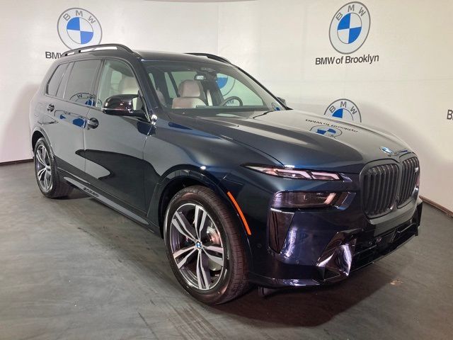 2025 BMW X7 M60i