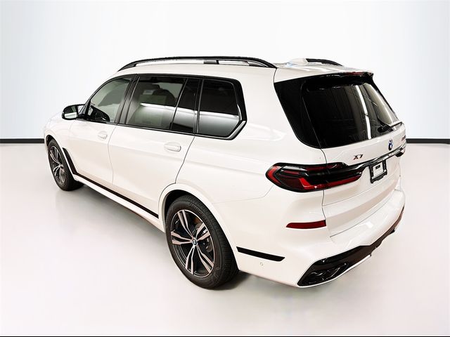 2025 BMW X7 M60i