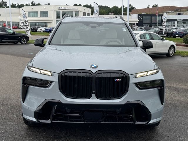 2025 BMW X7 M60i