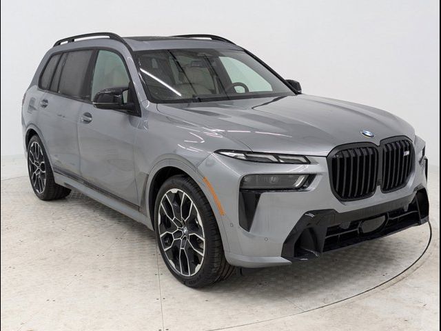 2025 BMW X7 M60i