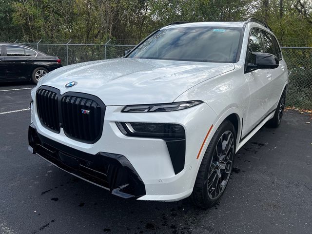 2025 BMW X7 M60i