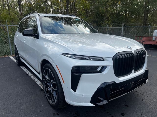 2025 BMW X7 M60i