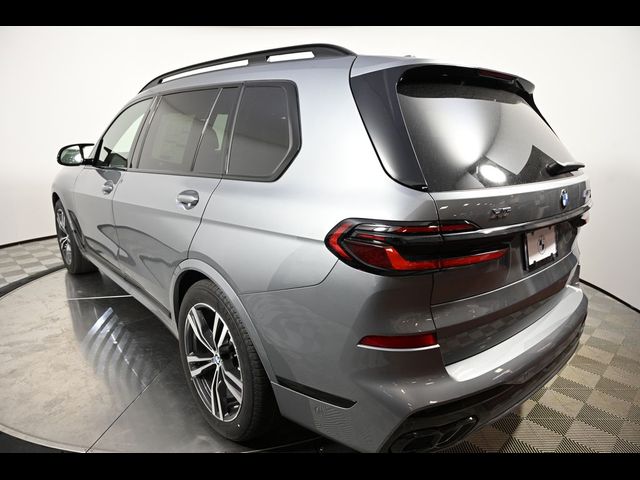 2025 BMW X7 M60i