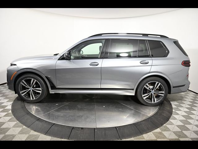 2025 BMW X7 M60i