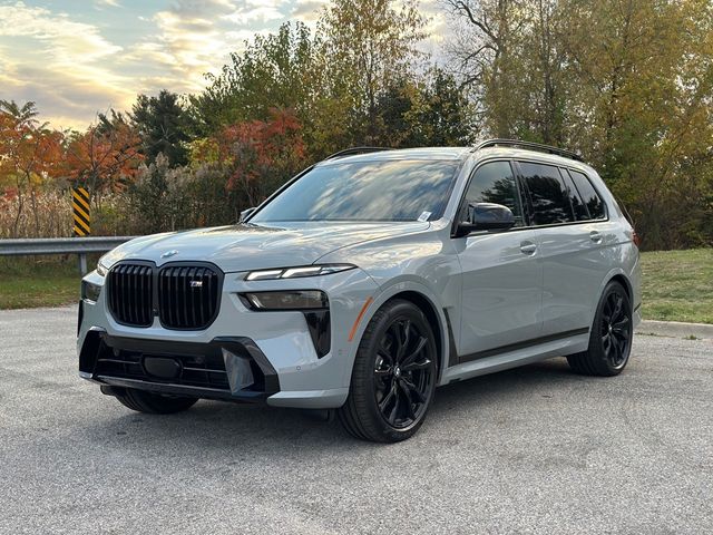 2025 BMW X7 M60i