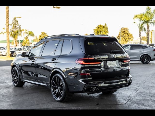 2025 BMW X7 M60i