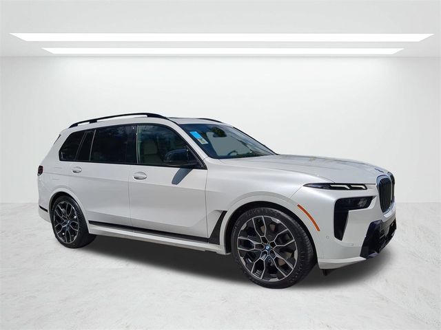 2025 BMW X7 M60i