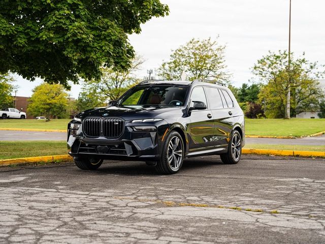 2025 BMW X7 M60i