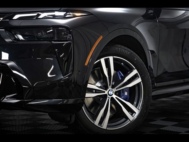 2025 BMW X7 M60i