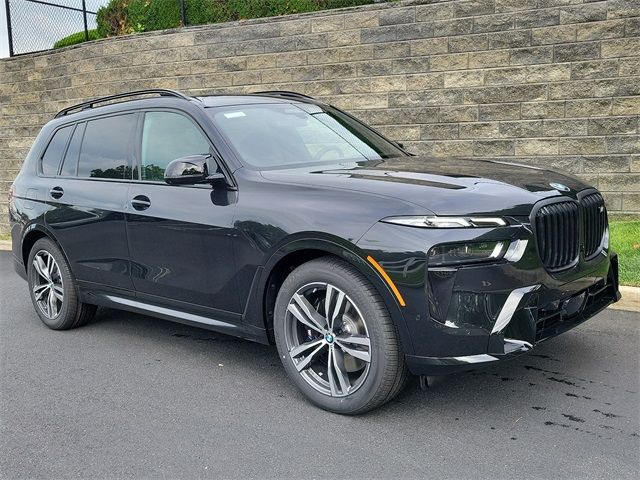 2025 BMW X7 M60i