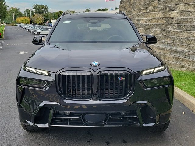 2025 BMW X7 M60i