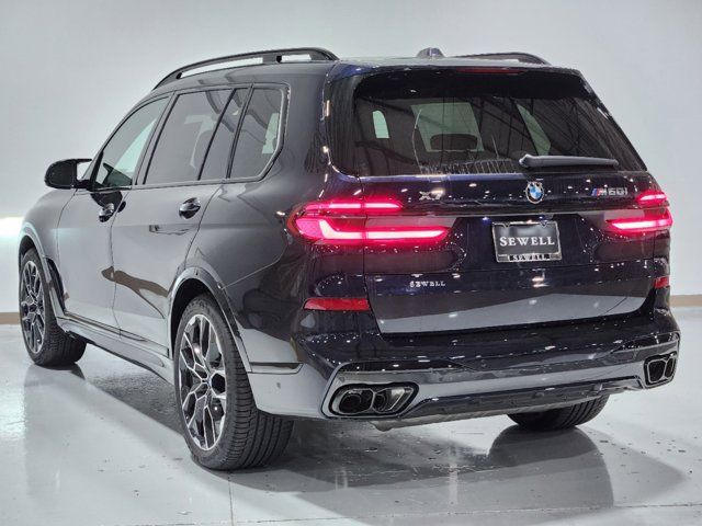 2025 BMW X7 M60i