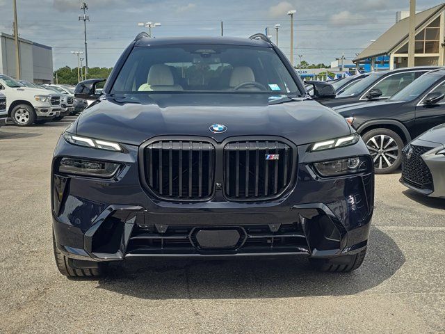 2025 BMW X7 M60i